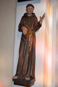 Hl.Franziskus von Assisi Statue in der Klosterkirche in Pupping